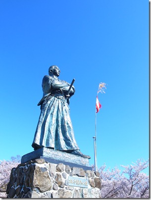 大叔逛九州之龍馬像台灣選舉廣告一樣無所不在