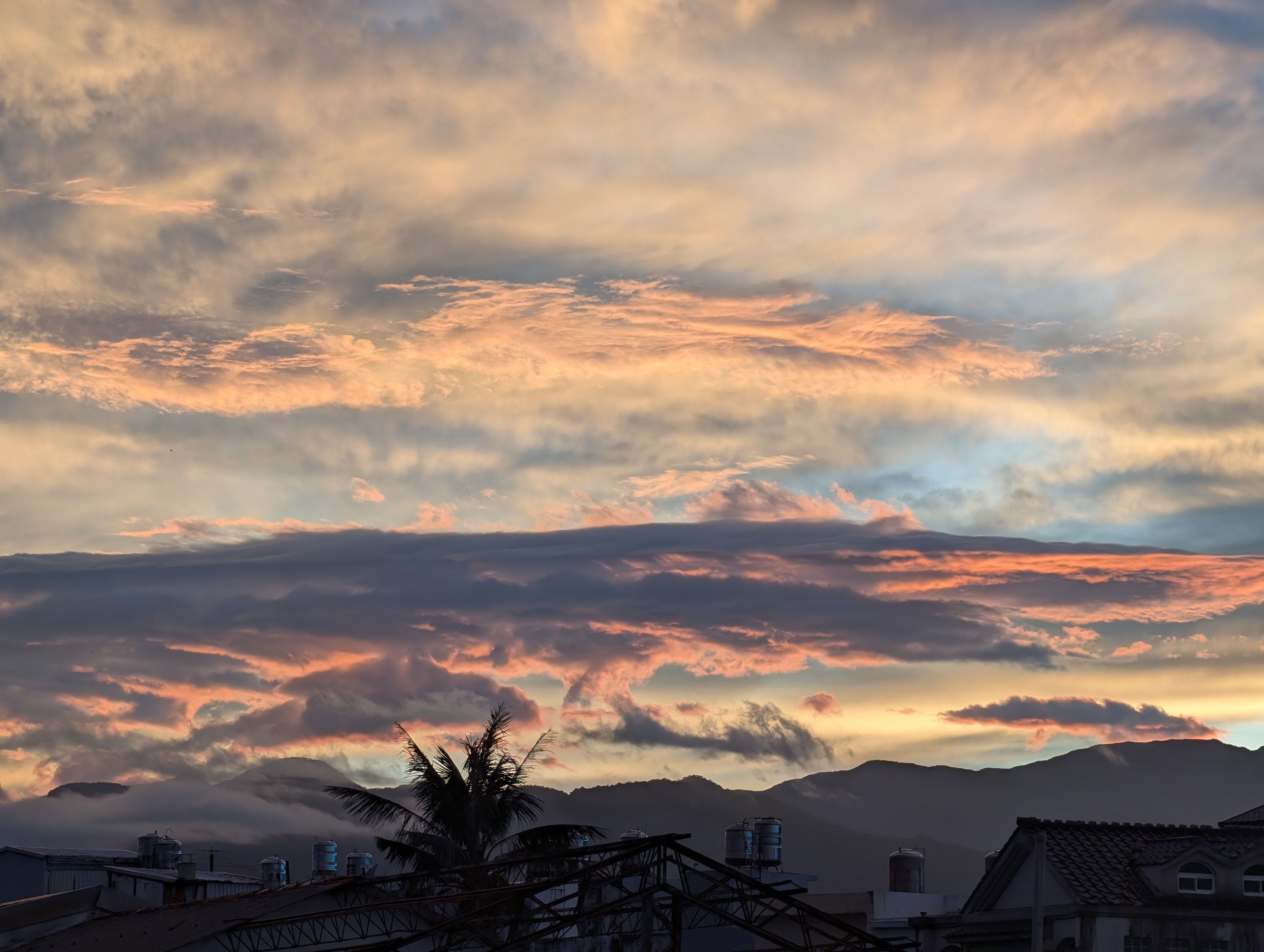 別強求外在的繁華，多看重內在的豐盛